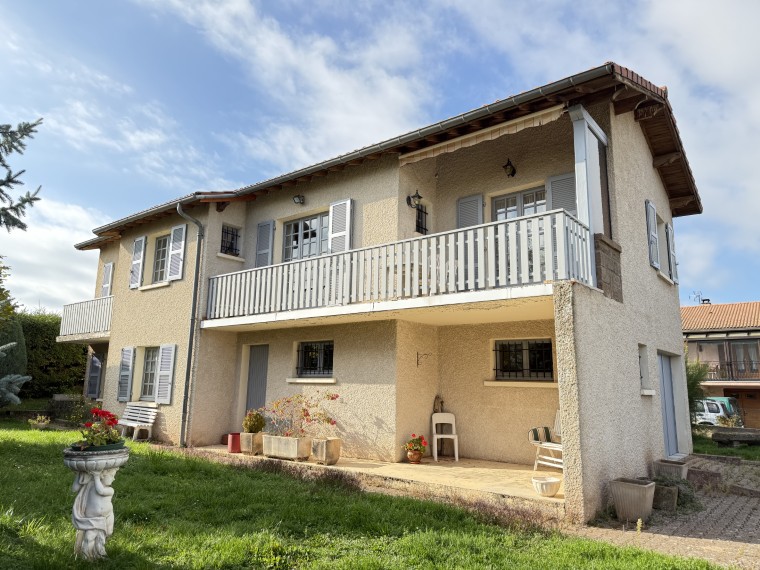 Maison familiale avec terrain de 1 150 m² – Loudes