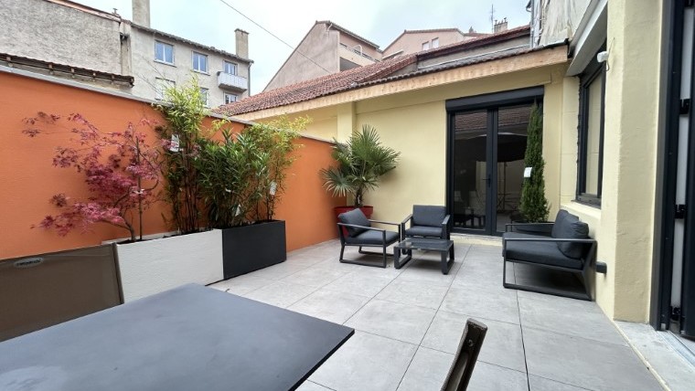 APPARTEMENT CENTRE VILLE 110 M2 + TERRASSE ET GARAGE