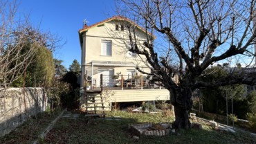 CHARMANTE MAISON DE 108 M2 SUR TERRAIN DE 528 M2 VALS PRES LE PUY