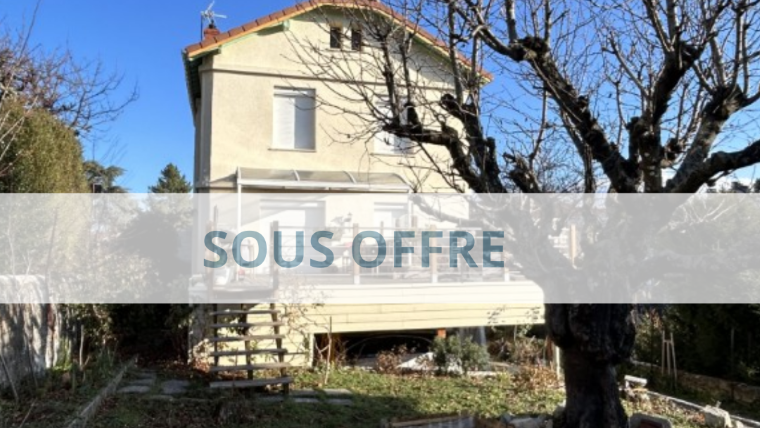 CHARMANTE MAISON DE 108 M2 SUR TERRAIN DE 528 M2 VALS PRES LE PUY