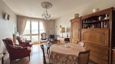 F3 AVEC BALCON + GARAGE ET CAVE PROCHE CENTRE VILLE