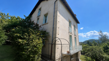 Maison d&rsquo;architecte secteur la Sermone à Rénover