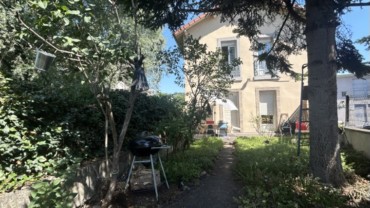 IMMEUBLE 2 LOGEMENTS + PARKINGS LE PUY
