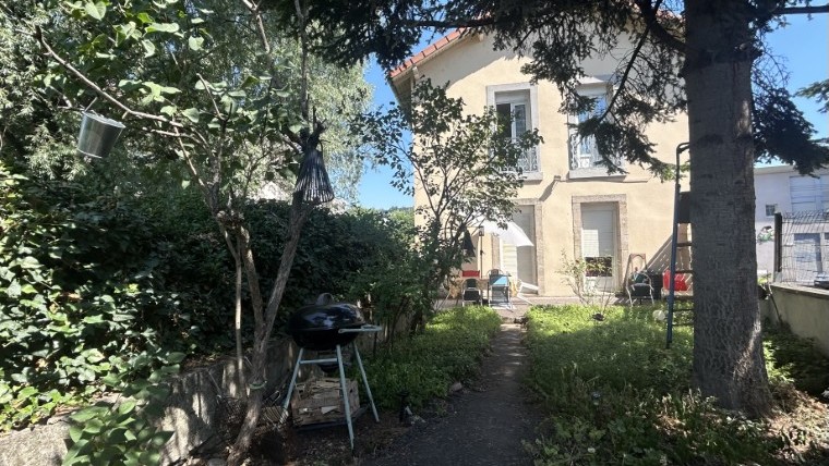 IMMEUBLE 2 LOGEMENTS + PARKINGS LE PUY