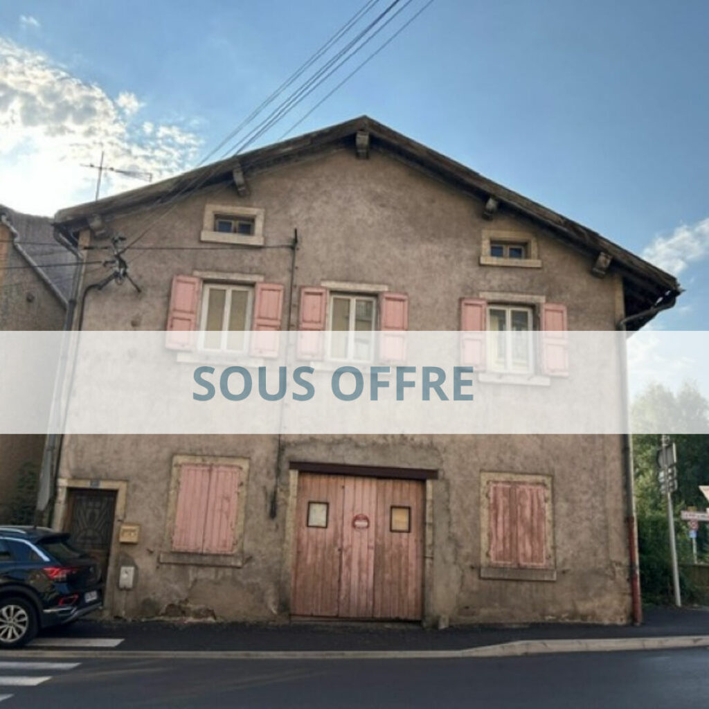 Ensemble immobilier dépôt + appartement + combles CHADRAC