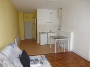 STUDIO AVEC MEUBLES LE PUY EN VELAY – 1 pièce(s) – 25 m2