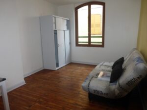 STUDIO AVEC MEUBLES LE PUY EN VELAY – 1 pièce(s) – 25 m2