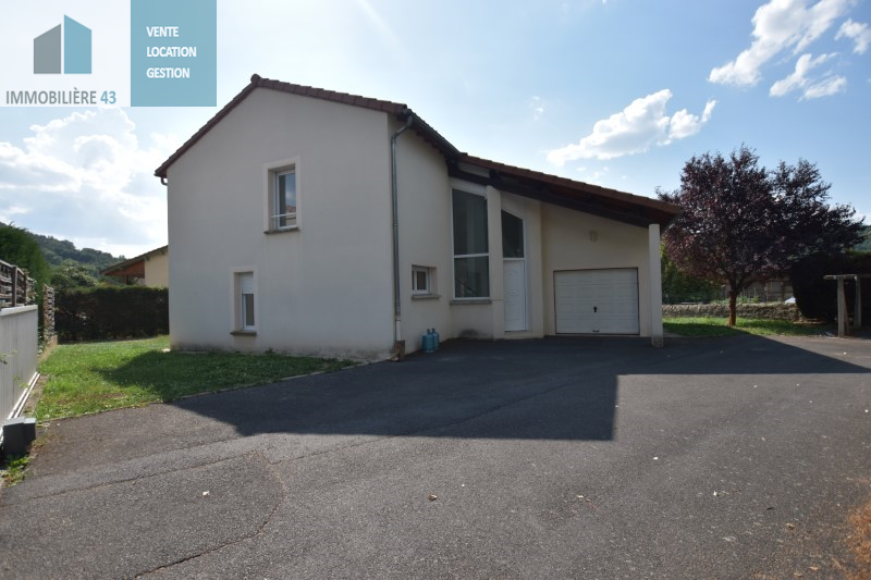 MAISON T5 CUIS EQUIPEE ST GERMAIN LAPRADE – 5 pièce(s) – 135 m2