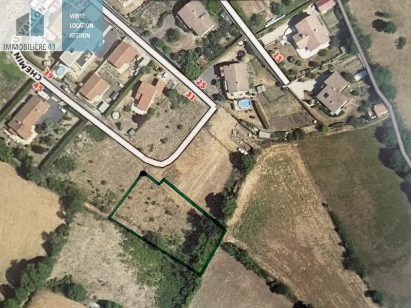 Terrain 1540 M2 le Puy en Velay