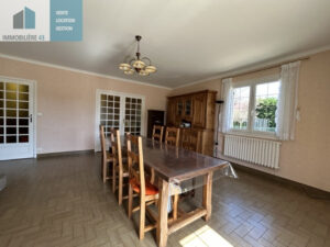 Maison familiale avec potentiel professionnel 295 m2 + terrain Sanssac l&rsquo;Eglise