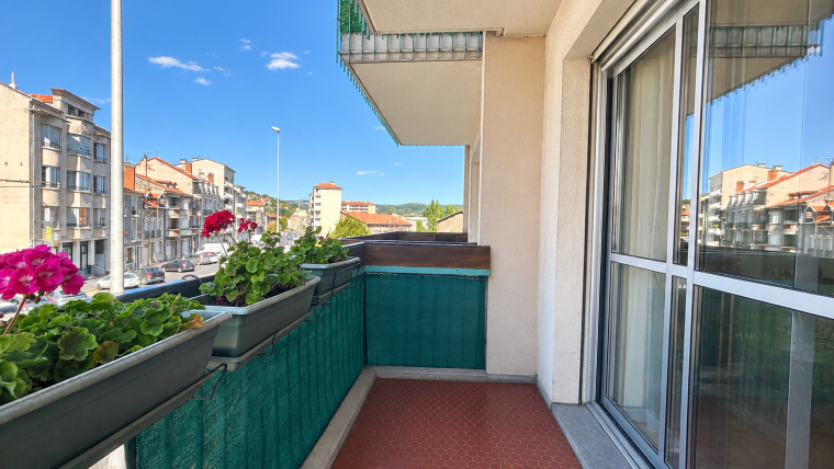 T2 AVEC BALCON PARKING ET ASCENSEUR (PLACEMENT, LOGEMENT DEJA LOUE)