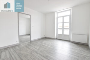 BEAU F3 REFAIT A NEUF ESPALY ST MARCEL – 3 pièce(s) – 76.41 m2