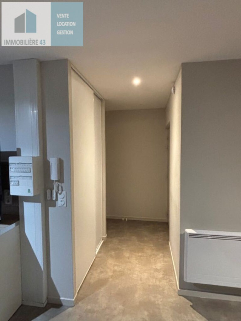 Appartement Brives Charensac 1 pièce(s) 23 m2
